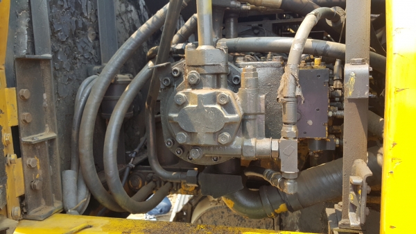 ขายรถแบคโฮ KOMATSU PC-180-5 รถเก่านอก สภาพสวยเต็ม ไฟฟ้าครบ อินวอย ราคา.1000000 ต่อรอง