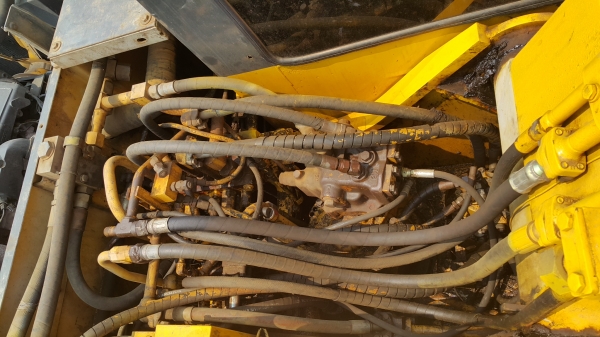 ขายรถแบคโฮ KOMATSU PC-180-5 รถเก่านอก สภาพสวยเต็ม ไฟฟ้าครบ อินวอย ราคา.1000000 ต่อรอง