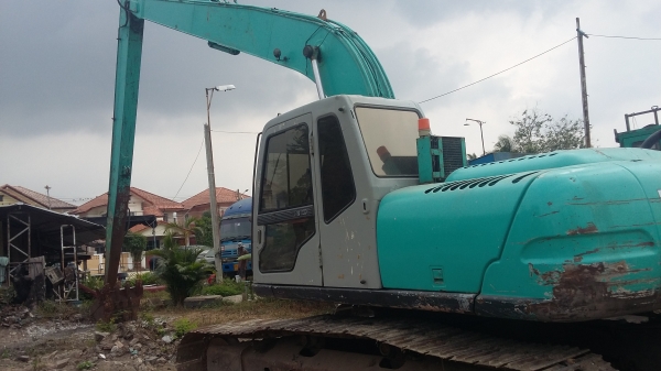 ขายรถแบคโฮ  KOBELCO sk 200-5 SUPER บูมอามร์ยาวของนอกสวยๆๆราคาถูกอยากขาย