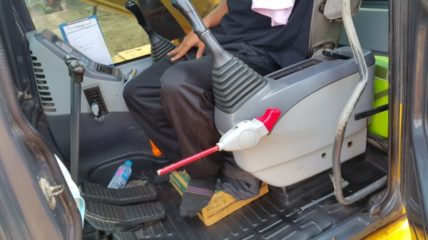 ขายรถแบคโฮ KOMATSU PC-200-7 รถสวย เอกสารอินวอย ไฟฟ้าเต็ม รถแรง ราคา.1650000 สนใจรีบจองด่วน ขายรถแบคโฮ KOMATSU PC-200-7 รถสวย เอกสารอินวอย ไฟฟ้าเต็ม รถแรง ราคา.1650000 สนใจรีบจองด่วน