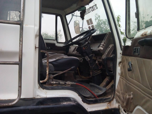 ขาย 10 ล้อดั้มอิซูซุแม่ลูก 2 เพลา 2 คาน เลขตัวรถ FXZ23NFYFK ปี44 เครื่อง 6SD1 240 แรง