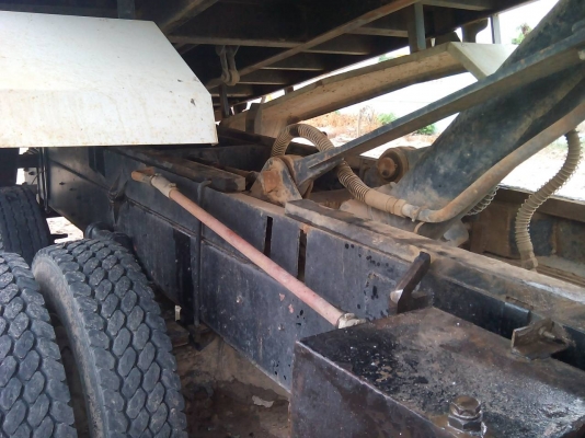 ขาย 10 ล้อดั้มอิซูซุแม่ลูก 2 เพลา 2 คาน เลขตัวรถ FXZ23NFYFK ปี44 เครื่อง 6SD1 240 แรง