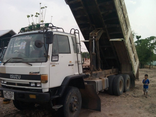 ขาย 10 ล้อดั้มอิซูซุแม่ลูก 2 เพลา 2 คาน เลขตัวรถ FXZ23NFYFK ปี44 เครื่อง 6SD1 240 แรง