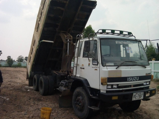 ขาย 10 ล้อดั้มอิซูซุแม่ลูก 2 เพลา 2 คาน เลขตัวรถ FXZ23NFYFK ปี44 เครื่อง 6SD1 240 แรง