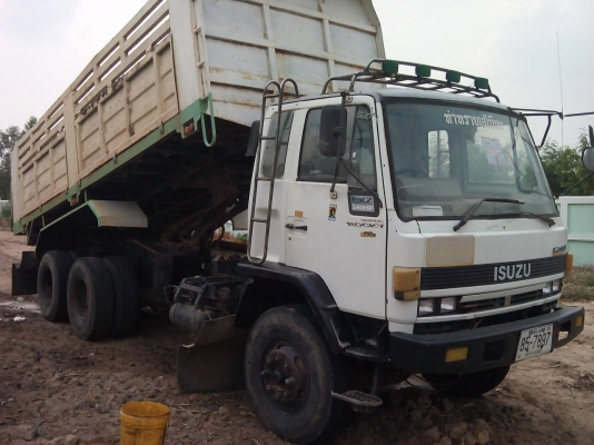 ขาย 10 ล้อดั้มอิซูซุแม่ลูก 2 เพลา 2 คาน เลขตัวรถ FXZ23NFYFK ปี44 เครื่อง 6SD1 240 แรง