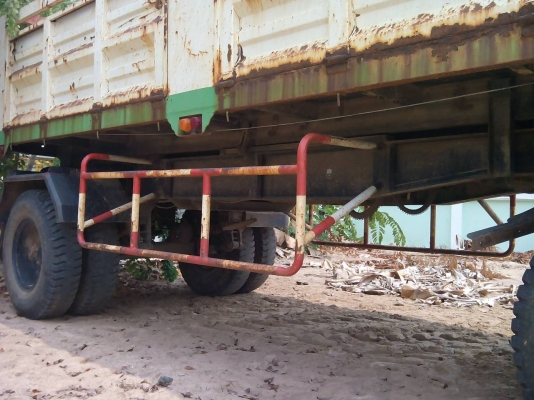 ขาย 10 ล้อดั้มอิซูซุแม่ลูก 2 เพลา 2 คาน เลขตัวรถ FXZ23NFYFK ปี44 เครื่อง 6SD1 240 แรง