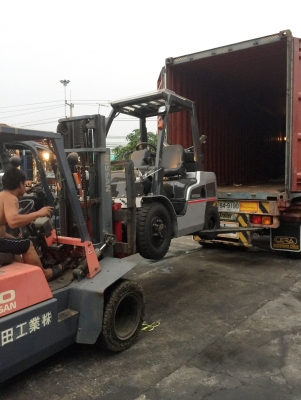 -:-*&bull;*ข า ย ร ถ ย ก นำ เ ข้ า*&bull;*-:-NISSAN FD35 เครื่องดีเซล เสาสูง5เมตร ล้อหน้าคู่ สนใจติดต่อ 083-062-0223