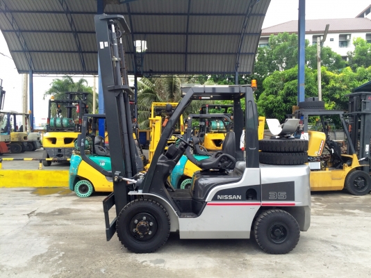 -:-*&bull;*ข า ย ร ถ ย ก นำ เ ข้ า*&bull;*-:-NISSAN FD35 เครื่องดีเซล เสาสูง5เมตร ล้อหน้าคู่ สนใจติดต่อ 083-062-0223