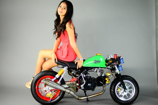 วิบาก ใหม่ล่าสุด 2 จังหวะ 50 CC ล้อ หน้า 14 หลัง 12 รถแข่ง รุ่น JACOB MINI โช็คหน้าหัวกลับ โช็คหลัง นิ่ม กระโดได้ ท่อเสียงรถสูตร เป็น ออโต้บิดแล้วไปเลย ขี่ง่าย ไม่ต้องเข้าเกียร์ ดิสเบรค หน้า หลัง เท่ สไตร์ รถสูตร สนาม ราคาโปรโมชั่น จาก 29000 ช่วงแนะนำเหลื