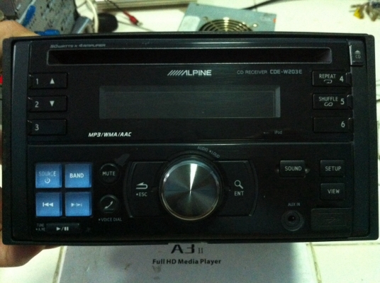 Alpine CDE-W203E เครื่องM-Tech USB IPod MP3 CD FMไทย AUX คุมกล่องCD ปรีเอ้า1ชุด พร้อมรีโมท มือ2