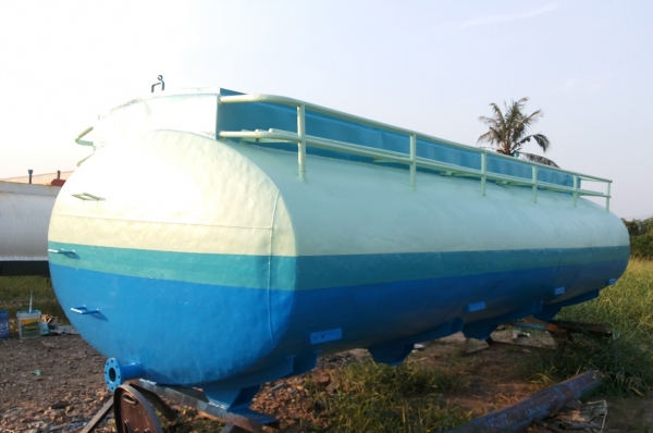 ขายถังน้ำมัน 15000 ลิตรกั้นทะลุ 4 ห้องสภาพสวย