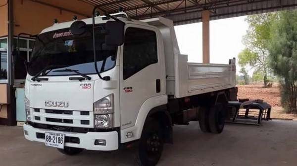 ขายดั้มISUZU FRR190 สภาพดีมาก พร้อมใช้งาน เอกสารพร้อมโอน จัดไฟแนนซ์ได้ เงื่อนไขง่ายๆวันเดียวรับรถ สนใจโทร 090-8588220คุณนะ 093-3258446คุณบิว ID:narong498 หรือwww.truck.in.th/498 หรือเพจFacebook ณรงค์ ซื้อขายรถมือสอง (เว็บไซต์ส่วนตัว)
