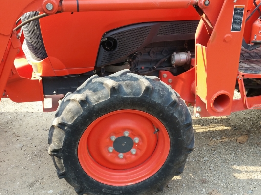 คูโบต้า  KUBOTA     L4708 (4WD) พร้อมชุดตัก