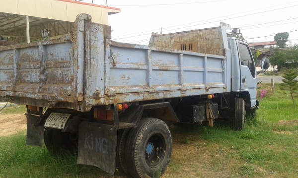 หกล้อ อีซูชุ NPR120 ดั้มสามิตร สภาพเดิมพร้อมใช้งาน เอกสารพร้อม (รถบ้านฝากขาย) แคชซีสวยจัด"หัวเดิมเก็บรายเอียดนิดหน่อย"สวยเลยครับ