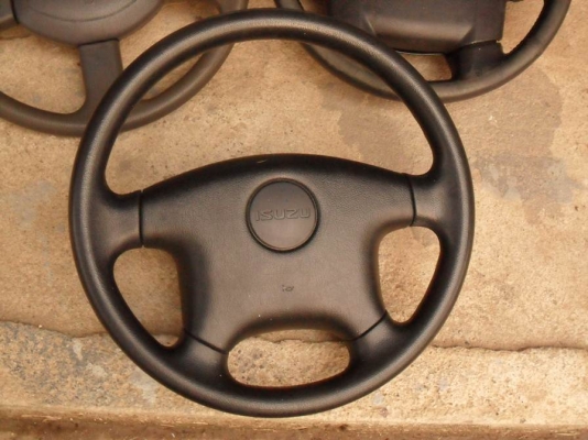 พวงมาลัย อีซูสุ-โตโยต้า-เชพโรเลท สภาพดีทุกวง เริ่มต้น 1000บ พวงมาลัย อีซูสุ-โตโยต้า-เชพโรเลท สภาพดีทุกวง เริ่มต้น 1000บ