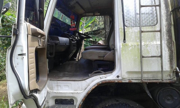 10 ล้อดั้ม 2 เพลา 220 แรง HINO SUMO FM226-10510 ปี 2530 รถสภาพดีพร้อมใช้เล่มพร้อม