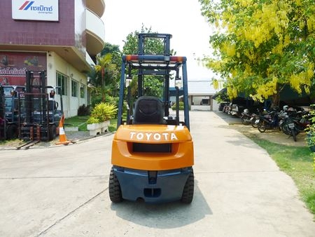 จำหน่ายรถ Forklift TOYOTA 02-7FD25 จำหน่ายรถ Forklift TOYOTA 02-7FD25