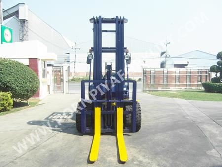 จำหน่ายรถ Forklift KOMATSU FD30T-12 จำหน่ายรถ Forklift KOMATSU FD30T-12