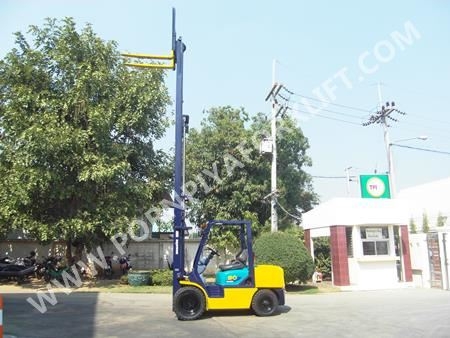 จำหน่ายรถ Forklift KOMATSU FD30T-12 จำหน่ายรถ Forklift KOMATSU FD30T-12