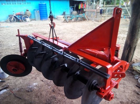 18000บาทไม่ลดแล้วครับ  ผานพรวน6x24"ตราช้าง ใส่รุ่น47,50.60แรง  ลูกปืนดี  ใบเต็ม โครงดี