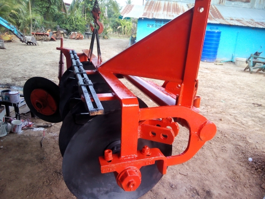 18000บาทไม่ลดแล้วครับ  ผานพรวน6x24"ตราช้าง ใส่รุ่น47,50.60แรง  ลูกปืนดี  ใบเต็ม โครงดี