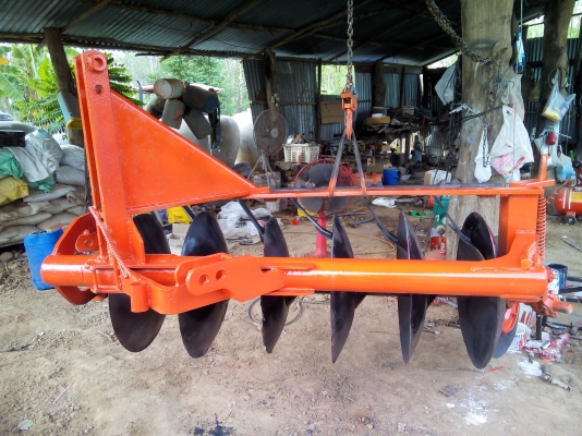 18000บาทไม่ลดแล้วครับ  ผานพรวน6x24"ตราช้าง ใส่รุ่น47,50.60แรง  ลูกปืนดี  ใบเต็ม โครงดี