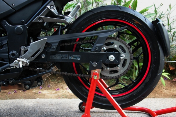 ขาย Kawasaki Z250 สีดำ ปี 2013 Book Service เอกสารพร้อมโอน