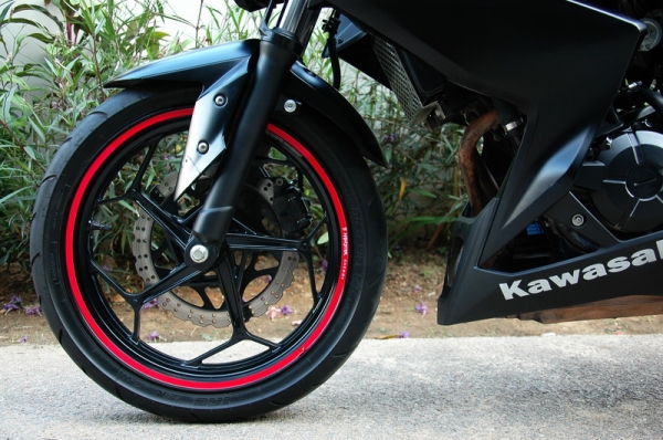 ขาย Kawasaki Z250 สีดำ ปี 2013 Book Service เอกสารพร้อมโอน