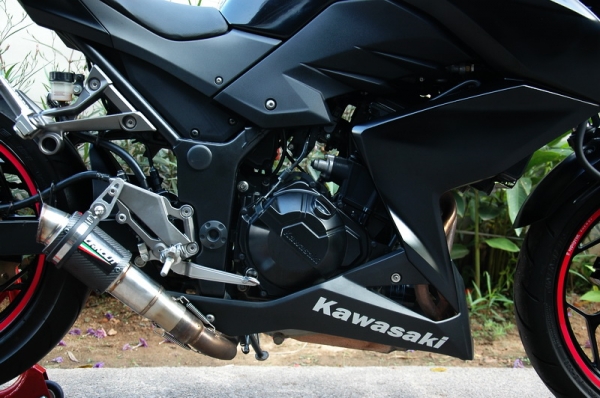 ขาย Kawasaki Z250 สีดำ ปี 2013 Book Service เอกสารพร้อมโอน