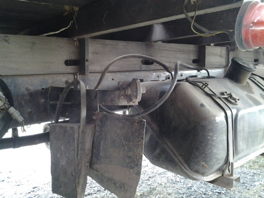 ขายหกล้อ ปี97 175 แรง  สนใจโทรเบอร์ 0999730558