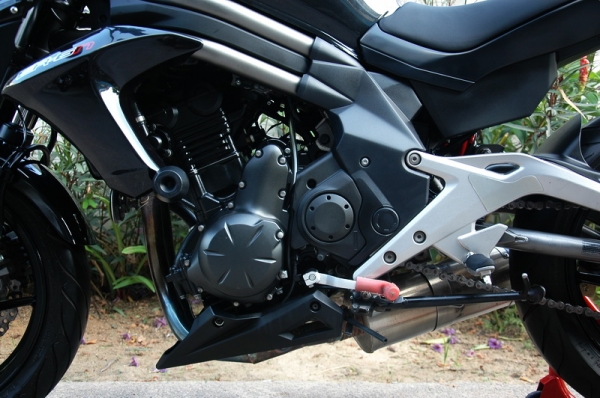 ขาย Kawasaki ER6n ABS สีดำ ปี 2012 Bookservice เอกสารพร้อมโอน