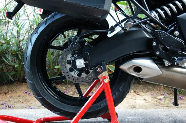 ขาย Kawasaki Versys 650 ABS ปี 2012  พร้อมของแต่ง เอกสารพร้อมโอน