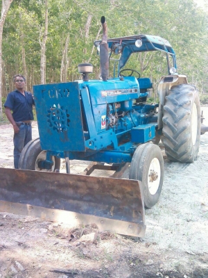 รถไถนาฟอร์ด6600ติดต่อ080-1405528