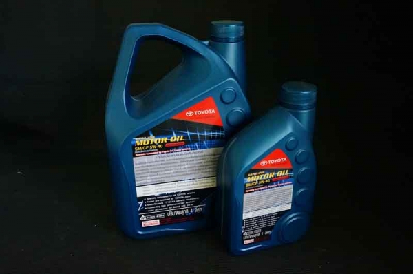 น้ำมันเครื่องยนต์ TOYOTA ชนิดสังเคราะห์แท้ SM/CF 5W-40