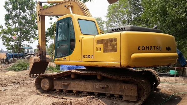 ขายรถขุดแบ็คโคKOMATSU PC200-6 ช่วงช่างดี ไฟฟ้าเต็ม เอวดีบูมสวย แอร์เย็นเครื่องโคมัสสุ ขายรถขุดแบ็คโคKOMATSU PC200-6 ช่วงช่างดี ไฟฟ้าเต็ม เอวดีบูมสวย แอร์เย็นเครื่องโคมัสสุ