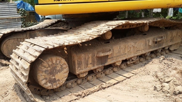 ขายรถขุดแบ็คโคKOMATSU PC200-6 ช่วงช่างดี ไฟฟ้าเต็ม เอวดีบูมสวย แอร์เย็นเครื่องโคมัสสุ ขายรถขุดแบ็คโคKOMATSU PC200-6 ช่วงช่างดี ไฟฟ้าเต็ม เอวดีบูมสวย แอร์เย็นเครื่องโคมัสสุ