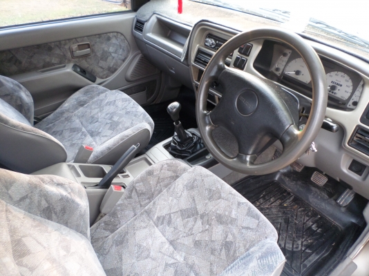 ขายรถกระบะISUZU DRAGONEYE SPACECAB SLX 3.0 MTปี2002ตัวท็อปพวงมาลัยพาเวอร์ระบบไฟฟ้าทั้งคัน รถบ้านแท้ใช้งานน้อยรถคุณหมออยู่โรงพยาบาลปทุมราชวงศา...เครื่องแน่นแรงดีประหยัดน้ำมันสุดๆครัชซี่เดิมสวยไม่มีผุช่วงล่างแน่นปึก สีน้ำตาลสวยทั้งภายนอกภายในเจ้าของรักษารถด