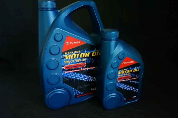 น้ำมันเครื่องยนต์ TOYOTA ชนิดสังเคราะห์แท้ SM/CF 5W-40
