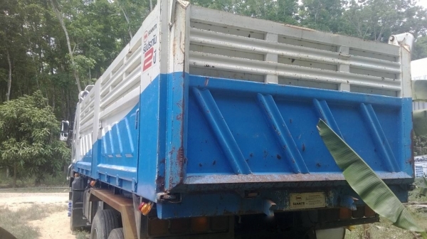 รถอีซูซุ 10 ล้อดั้ม FXZ 360 แรงม้า. ปี 56  ( ขายแม่ , ลูก. ) ( รถวิ่ง 1xx,xxx กว่า กม. )       สนใจติดต่อ  081 - 6079515