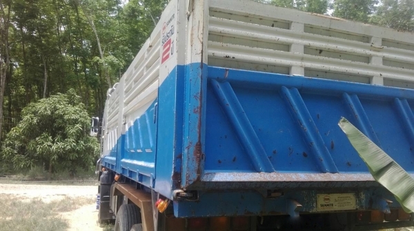 รถอีซูซุ 10 ล้อดั้ม FXZ 360 แรงม้า. ปี 56  ( ขายแม่ , ลูก. ) ( รถวิ่ง 1xx,xxx กว่า กม. )       สนใจติดต่อ  081 - 6079515