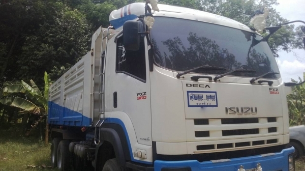 รถอีซูซุ 10 ล้อดั้ม FXZ 360 แรงม้า. ปี 56  ( ขายแม่ , ลูก. ) ( รถวิ่ง 1xx,xxx กว่า กม. )       สนใจติดต่อ  081 - 6079515