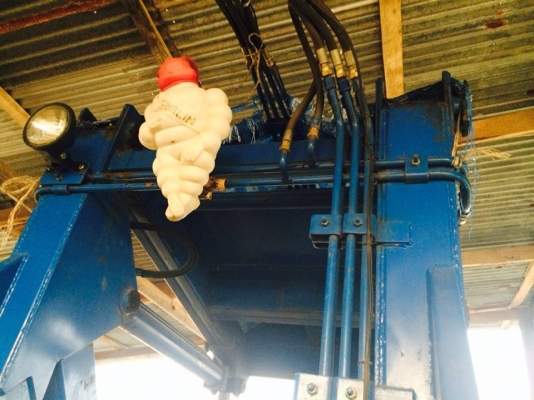 **230,000บ.ต่อรอง///เครื่องคีบอ้อยบูมเดี่ยว กมล ฯ K.M.T.** ขาย เครื่องคีบอ้อย บูมเดี่ยว สภาพสวยๆ เครื่องคีบอ้อย ของ กมลฯ K.M.T.รุ่นK81-370F-3 บูมเดี่ยว คีบอ้อยได้ 300-500 กก. คีบได้สูง 5.50ม. ตัวโคง/คีบ ทำจากเหล็กแบบพิเศษ แข็งแรง ทนทาน แกร่ง ใช้กับ รถไถ F **230,000บ.ต่อรอง///เครื่องคีบอ้อยบูมเดี่ยว กมล ฯ K.M.T.** ขาย เครื่องคีบอ้อย บูมเดี่ยว สภาพสวยๆ เครื่องคีบอ้อย ของ กมลฯ K.M.T.รุ่นK81-370F-3 บูมเดี่ยว คีบอ้อยได้ 300-500 กก. คีบได้สูง 5.50ม. ตัวโคง/คีบ ทำจากเหล็กแบบพิเศษ แข็งแรง ทนทาน แกร่ง ใช้กับ รถไถ F