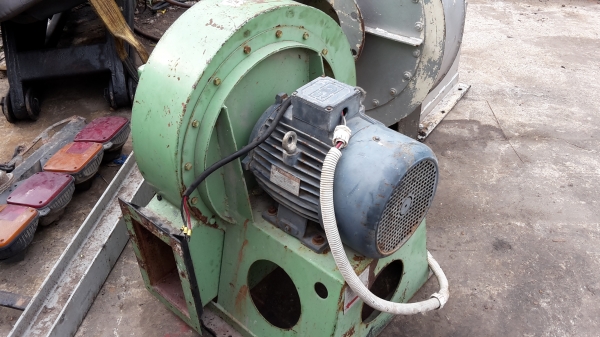 ขายโบโว่ขนาดใหญ๋ครับของUS ขนาด20แรง 10000 บาท ขนาด 5.5 แรง 8000 บาท