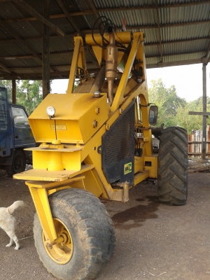 ขายรถคีบอ้อยBELL 3 สูบ ราคาคุยกันได้