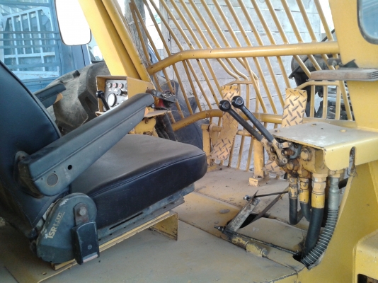 ขายรถคีบอ้อยBELL 3 สูบ ราคาคุยกันได้