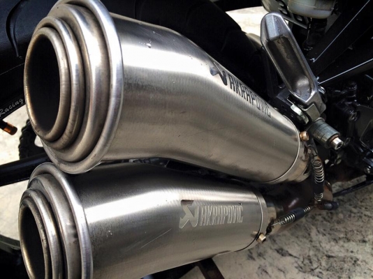 KAWASAKI NINJA250 ปี2012สภาพเเต่งๆจัดเต็มด้วยท่อ คู่ออก2 AKPV เสียงลั่นๆครับล้อโต ER ยางหลัง160 ท้ายสั้น