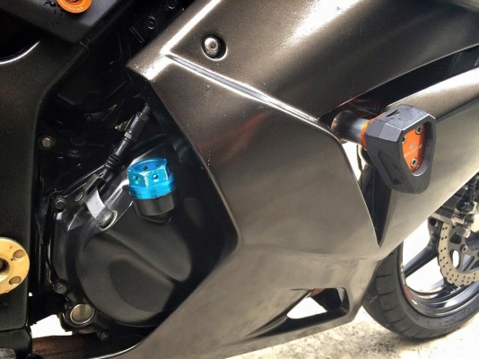 KAWASAKI NINJA250 ปี2012สภาพเเต่งๆจัดเต็มด้วยท่อ คู่ออก2 AKPV เสียงลั่นๆครับล้อโต ER ยางหลัง160 ท้ายสั้น