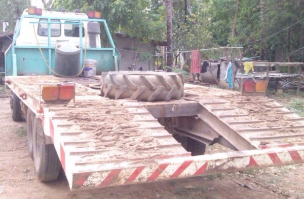 ืNISSAN UD CW 30M - 320 HP PF6 สิบล้อ 2 เพลา เทรลเลอร์ท้ายลาดขึ้นแบ็คโฮร CAT 320 รถไม่มีเอกสารเล่มทะเบียนนะครับเป็นสัญญาซื้อขาย รถสวยสภาพดีมากครับพร้อมใช้งานได้เลย วางหัวเก๋งร็อกกี้อย่างสวยภายในเก๋งคอนโซลสวยครบ แอร์เย็น พวงมาลัยเพาเวอร์ ระบบเบรคทริ๊ปฟี้คร