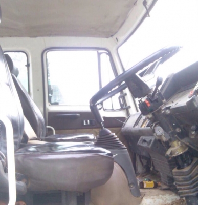 ืNISSAN UD CW 30M - 320 HP PF6 สิบล้อ 2 เพลา เทรลเลอร์ท้ายลาดขึ้นแบ็คโฮร CAT 320 รถไม่มีเอกสารเล่มทะเบียนนะครับเป็นสัญญาซื้อขาย รถสวยสภาพดีมากครับพร้อมใช้งานได้เลย วางหัวเก๋งร็อกกี้อย่างสวยภายในเก๋งคอนโซลสวยครบ แอร์เย็น พวงมาลัยเพาเวอร์ ระบบเบรคทริ๊ปฟี้คร