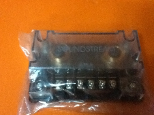 ขาย Passive ยี่ห้อ SoundStream คู่ละ 300.- ขาย Passive ยี่ห้อ SoundStream คู่ละ 300.-